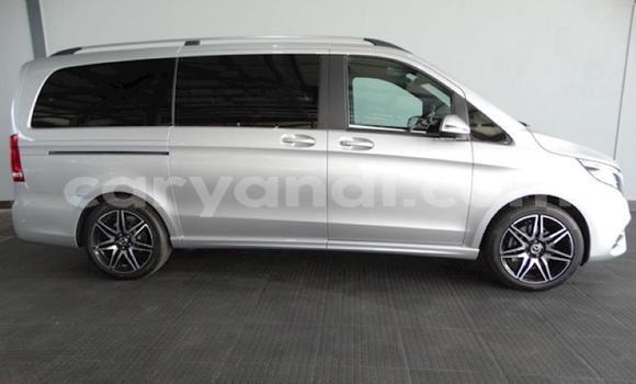 Acheter Occasion Voiture Mercedes‒Benz V-klasse Gris à Lusaka, Zambie Acheter Occasion Voiture Mercedes‒Benz V-klasse Gris à Lusaka, Zambie