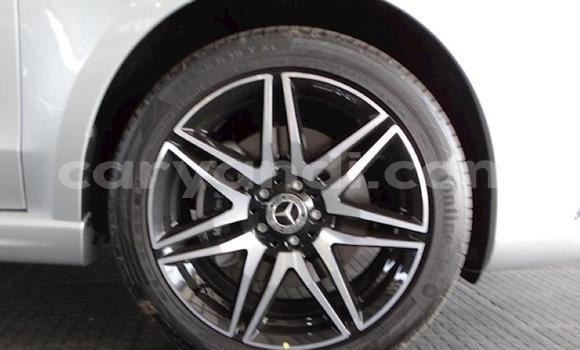 Acheter Occasion Voiture Mercedes‒Benz V-klasse Gris à Lusaka, Zambie Acheter Occasion Voiture Mercedes‒Benz V-klasse Gris à Lusaka, Zambie