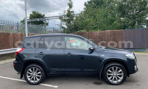 Nunua Ilio tumika Toyota RAV4 Nyeusi Gari ndani ya Lusaka nchini Zambia Nunua Ilio tumika Toyota RAV4 Nyeusi Gari ndani ya Lusaka nchini Zambia