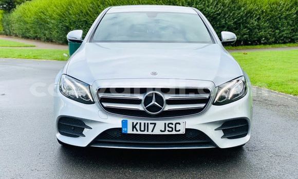 Acheter Occasion Voiture Mercedes‒Benz E–Class Noir à Lusaka, Zambie Acheter Occasion Voiture Mercedes‒Benz E–Class Noir à Lusaka, Zambie