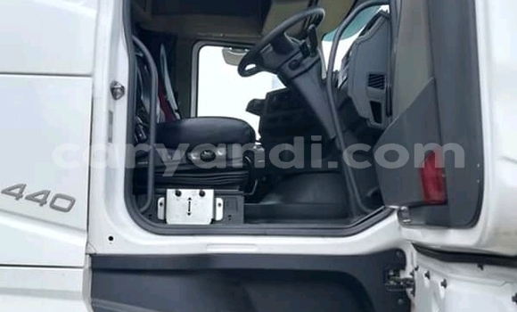 Acheter Occasion Utilitaire Volvo F4 Blanc à Lusaka, Zambie Acheter Occasion Utilitaire Volvo F4 Blanc à Lusaka, Zambie