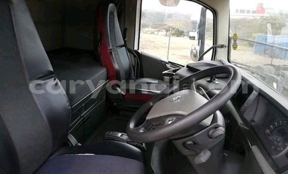 Acheter Occasion Utilitaire Volvo F4 Blanc à Lusaka, Zambie Acheter Occasion Utilitaire Volvo F4 Blanc à Lusaka, Zambie