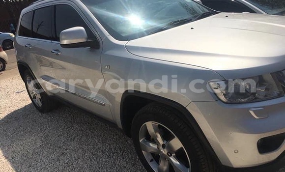 Acheter Occasion Voiture Jeep Grand Cherokee Gris à Lusaka, Zambie Acheter Occasion Voiture Jeep Grand Cherokee Gris à Lusaka, Zambie