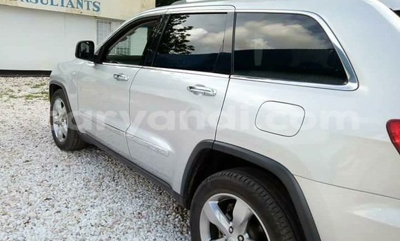 Acheter Occasion Voiture Jeep Grand Cherokee Gris à Lusaka, Zambie Acheter Occasion Voiture Jeep Grand Cherokee Gris à Lusaka, Zambie