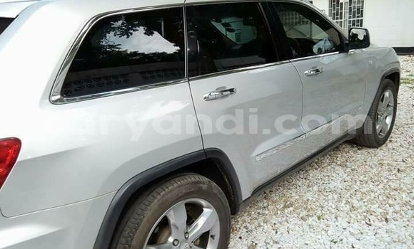 Acheter Occasion Voiture Jeep Grand Cherokee Gris à Lusaka, Zambie Acheter Occasion Voiture Jeep Grand Cherokee Gris à Lusaka, Zambie