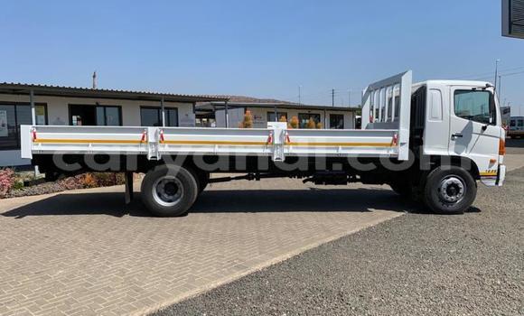 Tenga Tsaru Hino 300 Series Chena Rori in Chingola in Zambia Tenga Tsaru Hino 300 Series Chena Rori in Chingola in Zambia