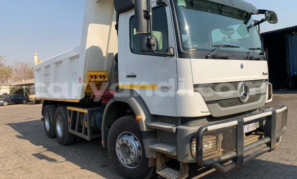 Acheter Occasion Utilitaire Mercedes–Benz 2628 Blanc à Livingstone, Zambie Acheter Occasion Utilitaire Mercedes–Benz 2628 Blanc à Livingstone, Zambie