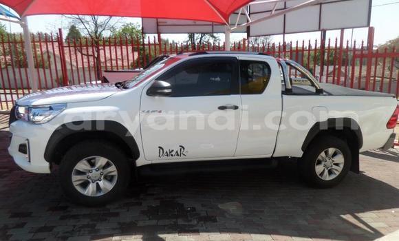 Tenga Tsaru Toyota Hilux Zvimwe Mota in Chililabombwe in Copperbelt Tenga Tsaru Toyota Hilux Zvimwe Mota in Chililabombwe in Copperbelt