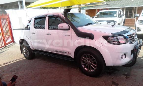 Acheter Occasion Voiture Toyota Hilux Blanc à Chingola, Zambie Acheter Occasion Voiture Toyota Hilux Blanc à Chingola, Zambie