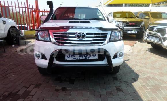 Acheter Occasion Voiture Toyota Hilux Blanc à Chingola, Zambie Acheter Occasion Voiture Toyota Hilux Blanc à Chingola, Zambie