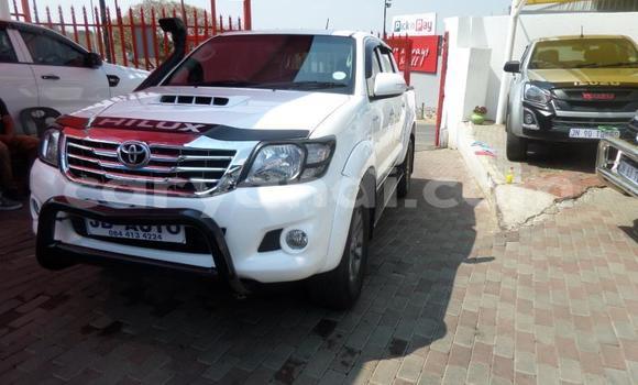 Acheter Occasion Voiture Toyota Hilux Blanc à Chingola, Zambie Acheter Occasion Voiture Toyota Hilux Blanc à Chingola, Zambie