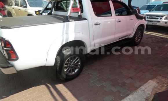Acheter Occasion Voiture Toyota Hilux Blanc à Chingola, Zambie Acheter Occasion Voiture Toyota Hilux Blanc à Chingola, Zambie