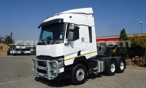 Buy Used Renault Trafic White Truck in Zambezi in North-Western