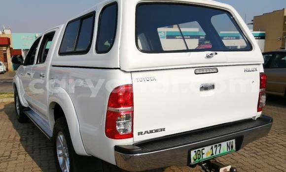 Buy Used Toyota Hilux White Car in Lusaka in Zambia Buy Used Toyota Hilux White Car in Lusaka in Zambia