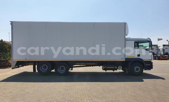 Acheter Occasion Utilitaire Man TGX Blanc à Lusaka, Zambie Acheter Occasion Utilitaire Man TGX Blanc à Lusaka, Zambie