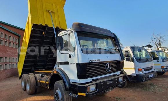 Tenga Tsaru Mercedes–Benz 2628 Chena Rori in Lusaka in Zambia Tenga Tsaru Mercedes–Benz 2628 Chena Rori in Lusaka in Zambia