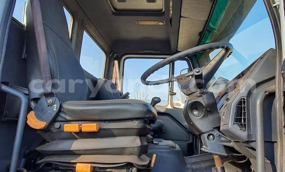 Tenga Tsaru Mercedes–Benz 2628 Chena Rori in Lusaka in Zambia Tenga Tsaru Mercedes–Benz 2628 Chena Rori in Lusaka in Zambia