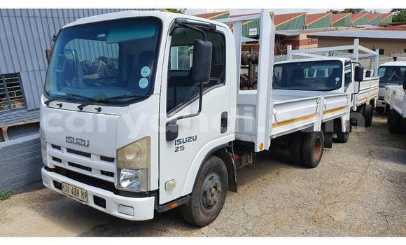 Acheter Occasion Utilitaire Isuzu FTR 850 Blanc à Lusaka, Zambie Acheter Occasion Utilitaire Isuzu FTR 850 Blanc à Lusaka, Zambie