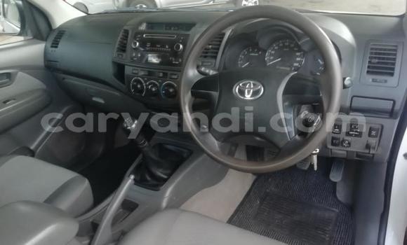 Acheter Occasion Voiture Toyota Hilux Blanc à Lusaka, Zambie Acheter Occasion Voiture Toyota Hilux Blanc à Lusaka, Zambie