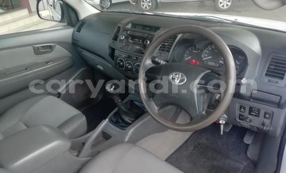 Acheter Occasion Voiture Toyota Hilux Blanc à Lusaka, Zambie Acheter Occasion Voiture Toyota Hilux Blanc à Lusaka, Zambie