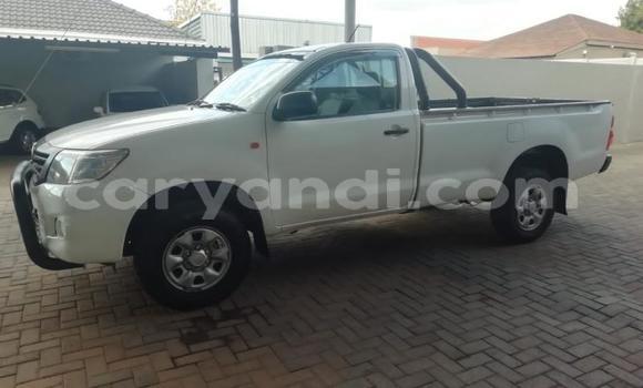 Acheter Occasion Voiture Toyota Hilux Blanc à Lusaka, Zambie Acheter Occasion Voiture Toyota Hilux Blanc à Lusaka, Zambie