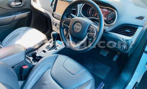 Acheter Occasion Voiture Jeep Grand Cherokee Blanc à Limulunga, Occidental Acheter Occasion Voiture Jeep Grand Cherokee Blanc à Limulunga, Occidental