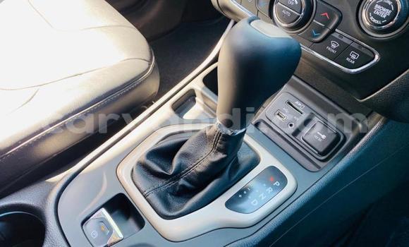 Acheter Occasion Voiture Jeep Grand Cherokee Blanc à Limulunga, Occidental Acheter Occasion Voiture Jeep Grand Cherokee Blanc à Limulunga, Occidental