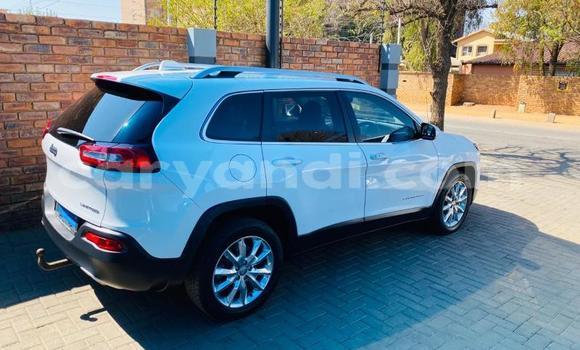 Acheter Occasion Voiture Jeep Grand Cherokee Blanc à Limulunga, Occidental Acheter Occasion Voiture Jeep Grand Cherokee Blanc à Limulunga, Occidental