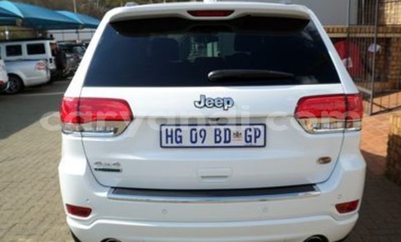 Nunua Ilio tumika Jeep Grand Cherokee Nyeupe Gari ndani ya Mazabuka nchini Kusini