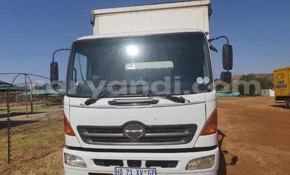 Acheter Occasion Utilitaire Hino 300 Series Blanc à Lusaka, Zambie Acheter Occasion Utilitaire Hino 300 Series Blanc à Lusaka, Zambie