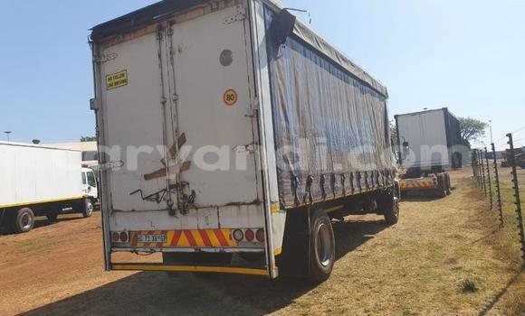 Tenga Tsaru Hino 300 Series Chena Rori in Lusaka in Zambia Tenga Tsaru Hino 300 Series Chena Rori in Lusaka in Zambia
