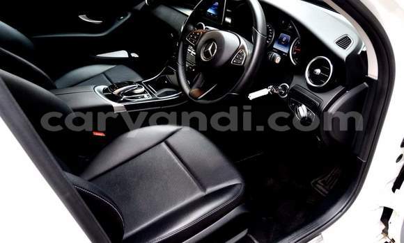 Acheter Occasion Voiture Mercedes‒Benz C–Class Blanc à Livingstone, Zambie Acheter Occasion Voiture Mercedes‒Benz C–Class Blanc à Livingstone, Zambie