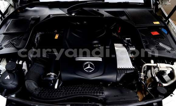 Acheter Occasion Voiture Mercedes‒Benz C–Class Blanc à Livingstone, Zambie Acheter Occasion Voiture Mercedes‒Benz C–Class Blanc à Livingstone, Zambie