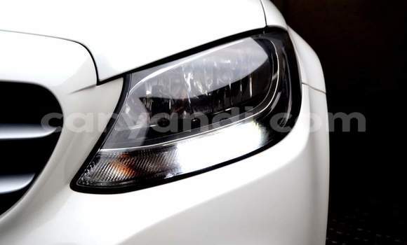 Acheter Occasion Voiture Mercedes‒Benz C–Class Blanc à Livingstone, Zambie Acheter Occasion Voiture Mercedes‒Benz C–Class Blanc à Livingstone, Zambie