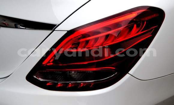 Acheter Occasion Voiture Mercedes‒Benz C–Class Blanc à Livingstone, Zambie Acheter Occasion Voiture Mercedes‒Benz C–Class Blanc à Livingstone, Zambie