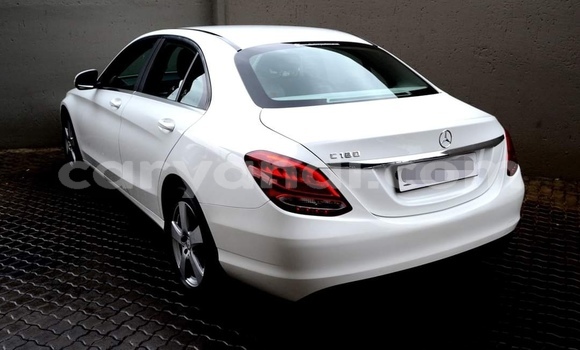 Acheter Occasion Voiture Mercedes‒Benz C–Class Blanc à Livingstone, Zambie Acheter Occasion Voiture Mercedes‒Benz C–Class Blanc à Livingstone, Zambie