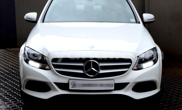 Acheter Occasion Voiture Mercedes‒Benz C–Class Blanc à Livingstone, Zambie Acheter Occasion Voiture Mercedes‒Benz C–Class Blanc à Livingstone, Zambie