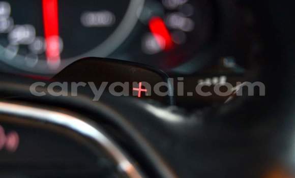 Nunua Ilio tumika Audi Q5 Nyekundu Gari ndani ya Lusaka nchini Zambia Nunua Ilio tumika Audi Q5 Nyekundu Gari ndani ya Lusaka nchini Zambia