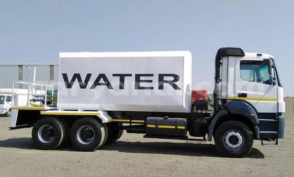 Acheter Occasion Utilitaire Mercedes–Benz 3331 Blanc à Kabwe, Zambie Acheter Occasion Utilitaire Mercedes–Benz 3331 Blanc à Kabwe, Zambie