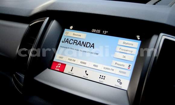 Nunua Ilio tumika Ford Everest Fedha Gari ndani ya Lusaka nchini Zambia Nunua Ilio tumika Ford Everest Fedha Gari ndani ya Lusaka nchini Zambia