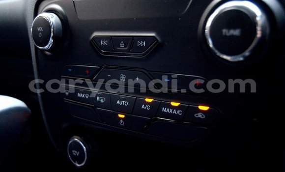 Nunua Ilio tumika Ford Everest Fedha Gari ndani ya Lusaka nchini Zambia Nunua Ilio tumika Ford Everest Fedha Gari ndani ya Lusaka nchini Zambia