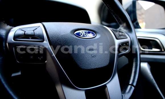 Nunua Ilio tumika Ford Everest Fedha Gari ndani ya Lusaka nchini Zambia Nunua Ilio tumika Ford Everest Fedha Gari ndani ya Lusaka nchini Zambia