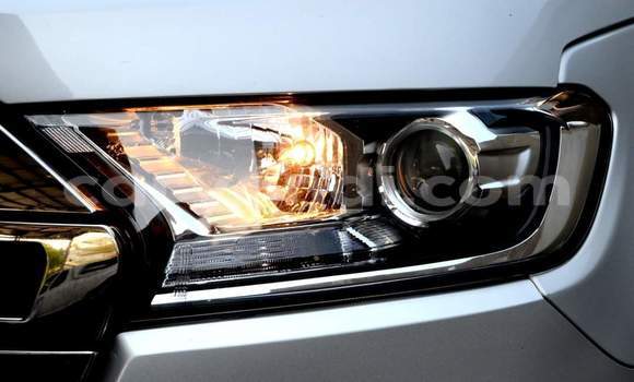 Nunua Ilio tumika Ford Everest Fedha Gari ndani ya Lusaka nchini Zambia Nunua Ilio tumika Ford Everest Fedha Gari ndani ya Lusaka nchini Zambia