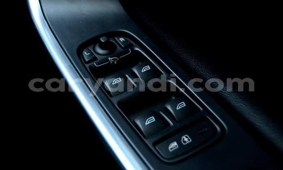 Tenga Tsaru Volvo XC60 Tsvuku Mota in Livingstone in Zambia Tenga Tsaru Volvo XC60 Tsvuku Mota in Livingstone in Zambia