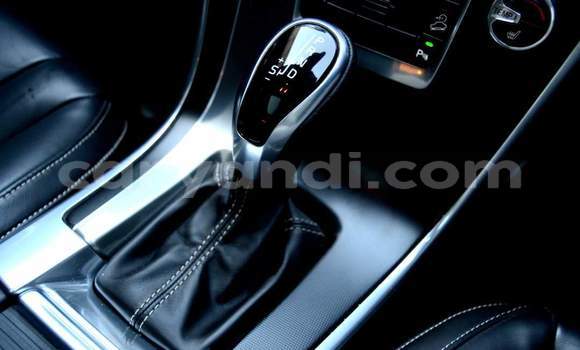 Tenga Tsaru Volvo XC60 Tsvuku Mota in Livingstone in Zambia Tenga Tsaru Volvo XC60 Tsvuku Mota in Livingstone in Zambia