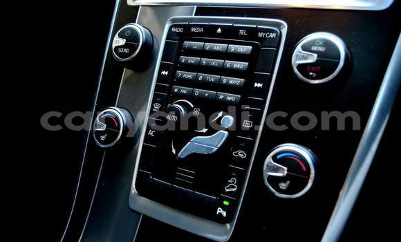 Tenga Tsaru Volvo XC60 Tsvuku Mota in Livingstone in Zambia Tenga Tsaru Volvo XC60 Tsvuku Mota in Livingstone in Zambia