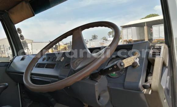 Acheter Occasion Utilitaire Mercedes–Benz Truck Blanc à Kabwe, Zambie Acheter Occasion Utilitaire Mercedes–Benz Truck Blanc à Kabwe, Zambie