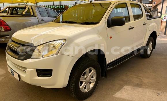 Acheter Occasion Voiture Isuzu KB Blanc à Lusaka, Zambie