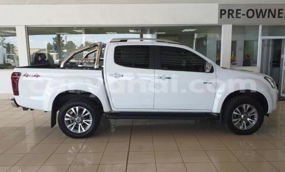Tenga Tsaru Isuzu D–MAX Chena Mota in Lusaka in Zambia Tenga Tsaru Isuzu D–MAX Chena Mota in Lusaka in Zambia