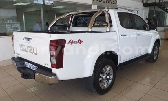 Tenga Tsaru Isuzu D–MAX Chena Mota in Lusaka in Zambia Tenga Tsaru Isuzu D–MAX Chena Mota in Lusaka in Zambia